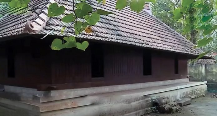 സുഗതകുമാരിയുടെ നശിപ്പിച്ച തറവാട്ട് കാവ് സംരക്ഷിക്കുന്നു .