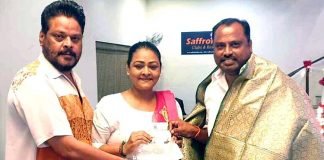 നടി ഷക്കീലയും ഒടുവിൽ രാഷ്ട്രീയക്കാരിയായി.