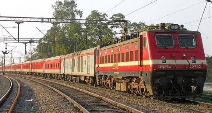 കേരളത്തിൽ യാത്രക്കാരില്ല ട്രെയിനുകള്‍ റദ്ദാക്കി