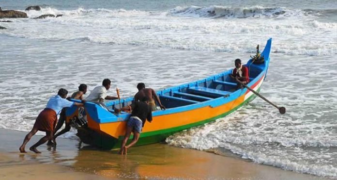 കേരള തീരത്ത് നിന്ന് കടലിൽ പോകുന്നത് പൂർണ്ണമായും നിരോധിച്ചു