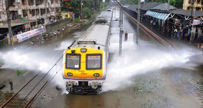 മുംബൈയില്‍ കനത്ത മഴ