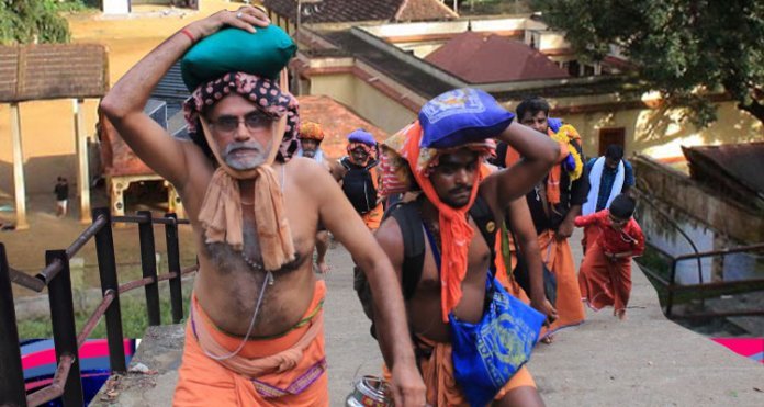 കനത്ത മഴയെ തുടർന്ന് അയ്യപ്പ ഭക്തൻമാർ മടങ്ങി; ആര്യങ്കാവ് ക്ഷേത്രത്തിൽ വഴിപാടുകൾ പൂർത്തിയാക്കി