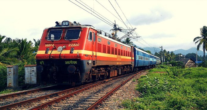ട്രെയിൻ യാത്രക്കാരുടെ സൗകര്യത്തിനായി