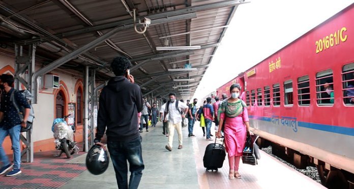 കേരളത്തിലെ എല്ലാ റെയില്‍വേ സ്റ്റേഷനുകളിലും ഇനി പ്ലാറ്റ്‌ഫോം ടിക്കറ്റ്