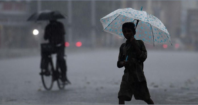 മഴ ശക്തമാകും ; ആറ് ജില്ലകളിൽ വെള്ളിയാഴ്ച ഓറഞ്ച് അലർട്ട്