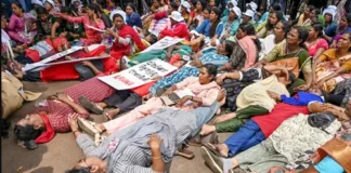 ആശമാരുടെ സമരം ഒരു ആവശ്യം അംഗീകരിച്ചു;സംസ്ഥാനത്തെ ആശാ പ്രവർത്തകരുടെ വിരമിക്കൽ പ്രായം 62 വയസ്സാക്കിയ നടപടി മരവിപ്പിച്ച് സർക്കാർ