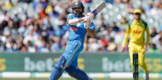 ഹിറ്റ്മാൻ ഈസ് ബാക്ക്; ഓസീസിനെതിരെ രോഹിതിന് അർധ സെഞ്ച്വറി