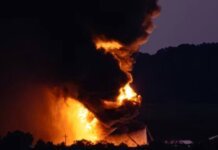 അമേരിക്കയിൽ വ്യവസായ മേഖലയിൽ കാർഗോ വിമാനം തകർന്നു വീണു; മൂന്ന് മരണം, നിരവധി പേർക്ക് പരിക്ക്