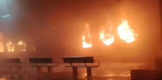 ആന്ധ്രയിൽ ടാറ്റാ നഗർ–എറണാകുളം എക്സ്പ്രസിന് തീപിടിച്ചു; ഒരാൾ മരിച്ചതായി വിവരം