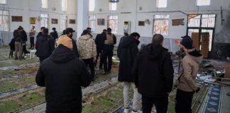 സിറിയയിൽ മുസ്ലിം പള്ളിക്ക് നേരെ ആക്രമണം; എട്ട് പേർ കൊല്ലപ്പെട്ടു, 18 പേർക്ക് പരിക്ക്