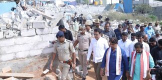 കൊഗിലു ലേഔട്ട് പൊളിച്ചുമാറ്റൽ; കർണാടക സർക്കാർ ഭൂമി അനധികൃത നിർമ്മാണത്തിനായി വിറ്റതിന് നാല് പേർക്കെതിരെ എഫ്ഐആർ